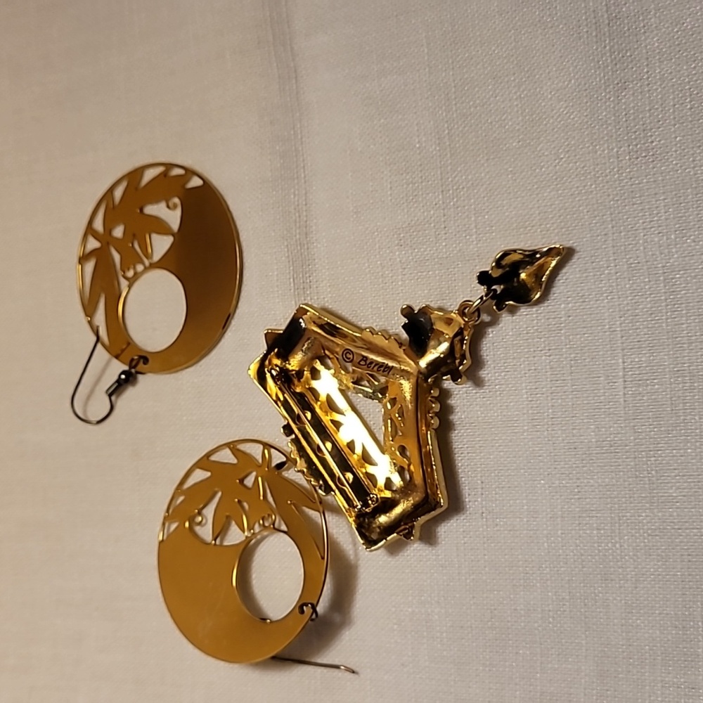 Berebi Earrings And Brooch - Picture 4 of 5